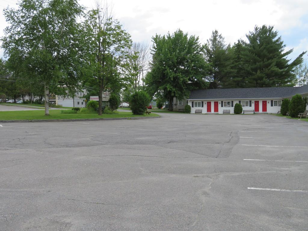 Motel & Hotel La Paysanne Sherbrooke Exterior foto