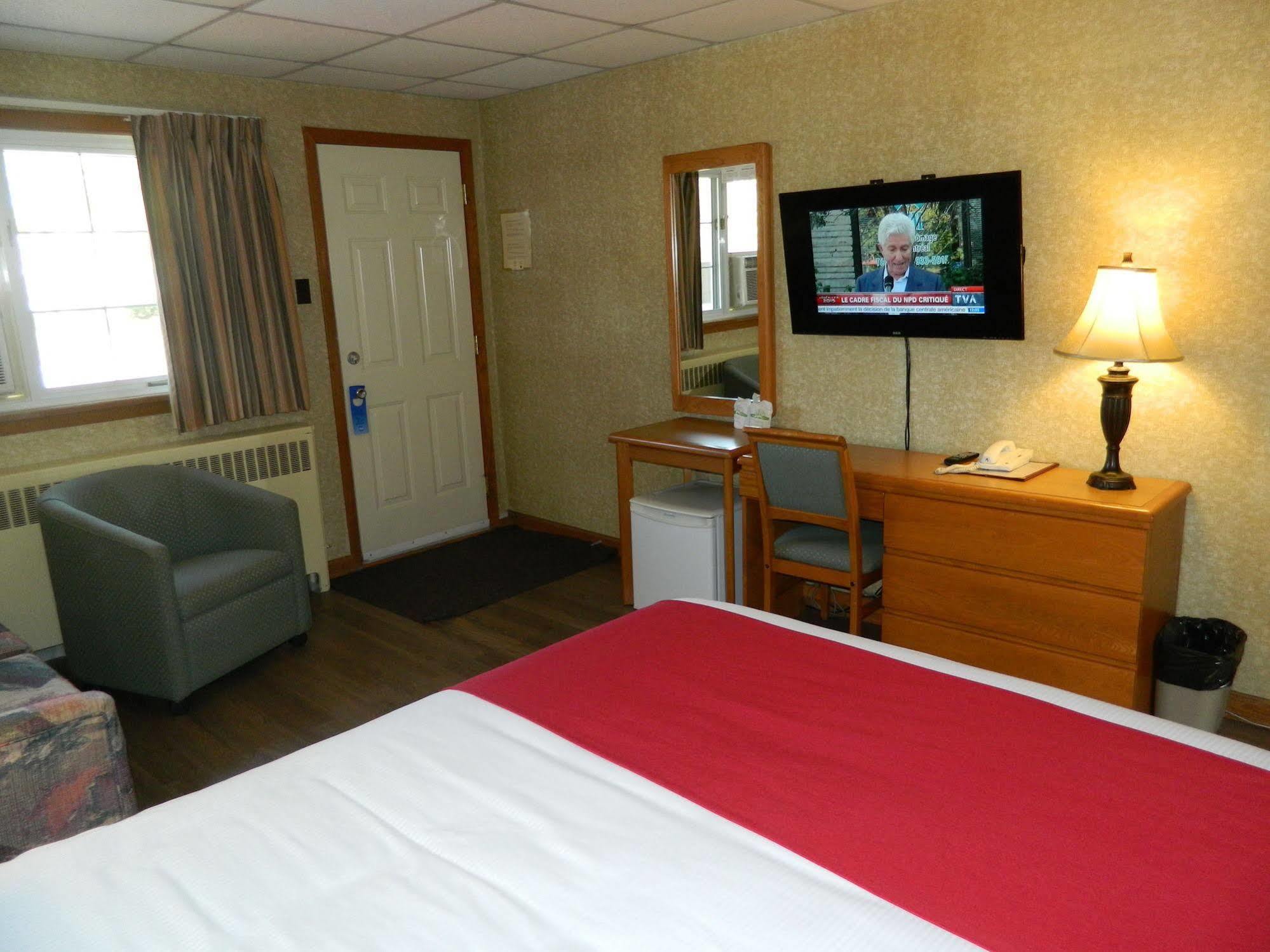 Motel & Hotel La Paysanne Sherbrooke Exterior foto