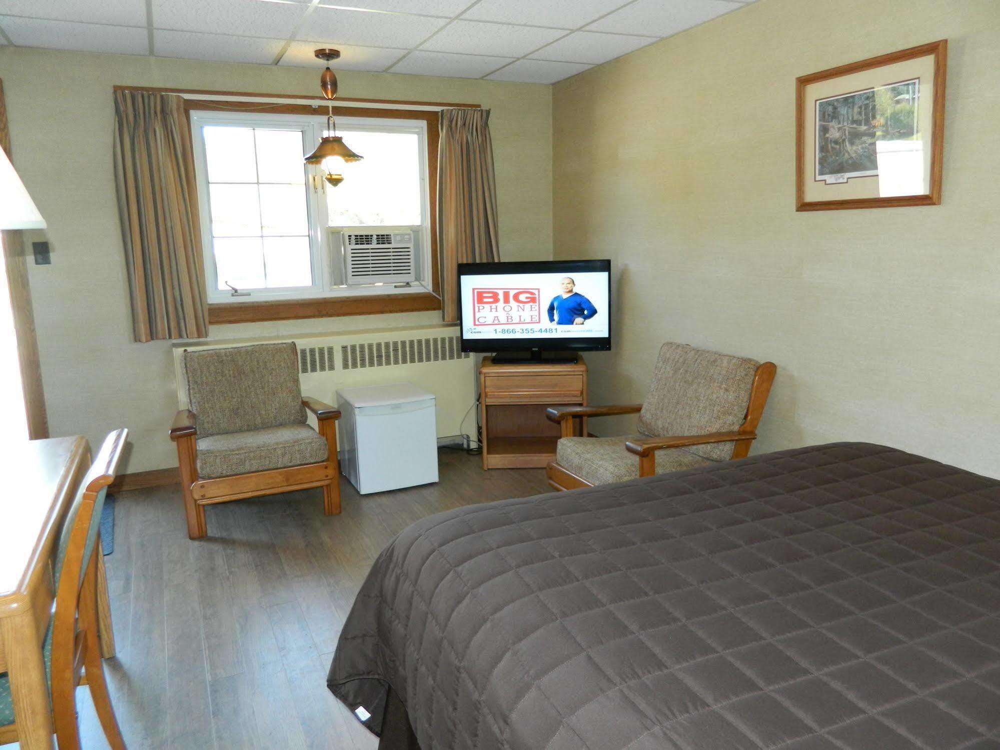 Motel & Hotel La Paysanne Sherbrooke Exterior foto
